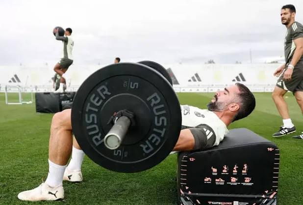 开云体育APP-马卡：皇马将在3周内参加7场比赛，球员目前状态出色