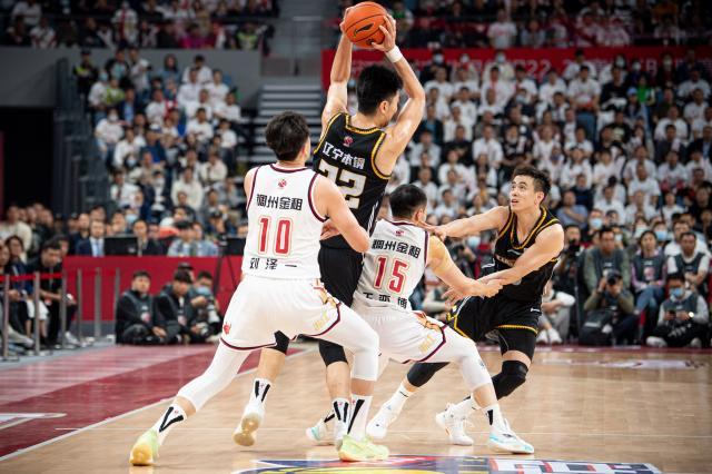 辽宁统治篮板再下一城！李晓旭完美发挥比肩姚明